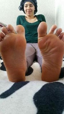 Hijab muslim sluts with SEXY FEET