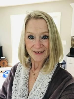 MODÈLE STEPMOM DE 65 ANS, photos mixtes