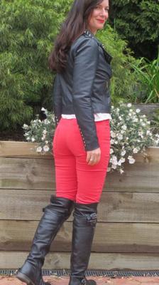 Milfs &amp; Gilfs wearing boots no.