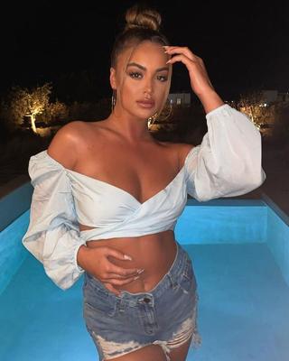 Beautiful Stephanie Lam Bikini Chav Babe Great Tits Ass Legs