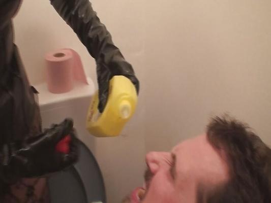 トイレ屈辱