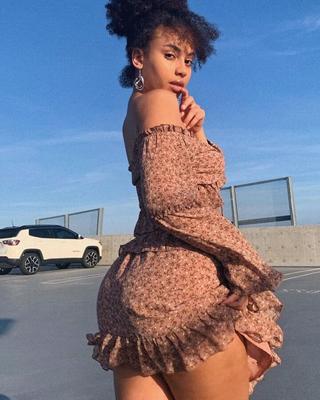 Modelo Insta Jada A