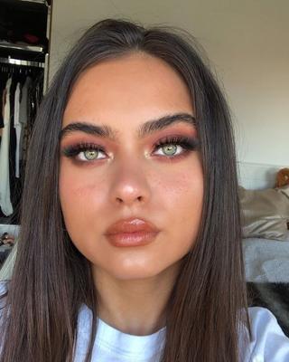 Giorgina J