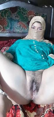 Hijab Muslim Aunty