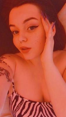 Bella FOLLOW ME <3 Free Photos