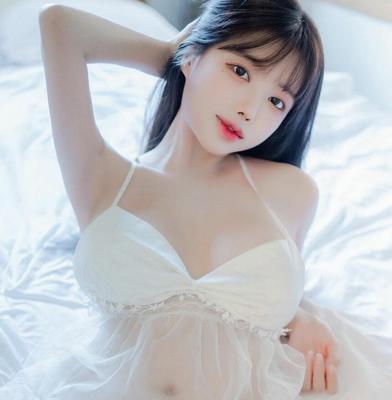 Mina nude