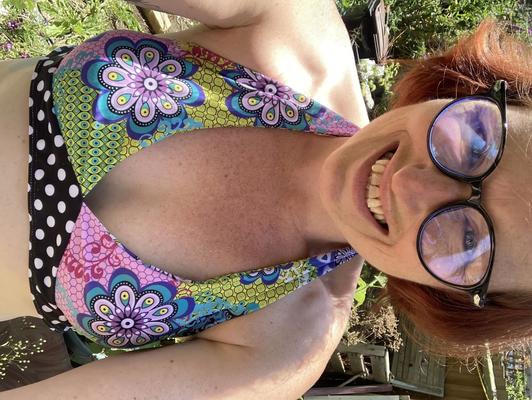 You’re laying in my garden whilst I reach over in a bikini - 25 Pics
