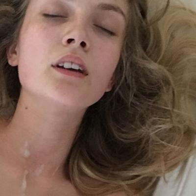 Sexy blond cumslut