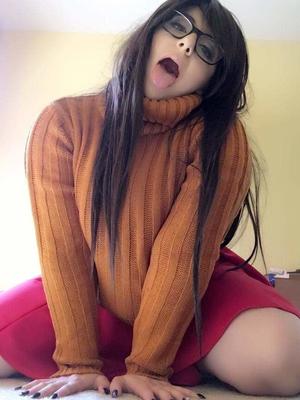 セクシーなヴェルマとしてのママ