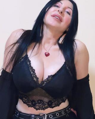 Sofia Perfect Mom Slut