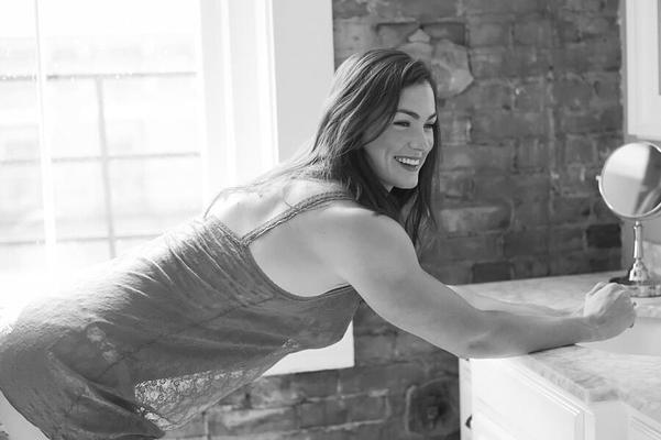 Fit Brunette (nn)