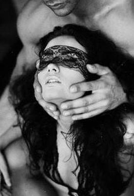 Aux yeux bandés
