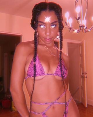 NINA R.