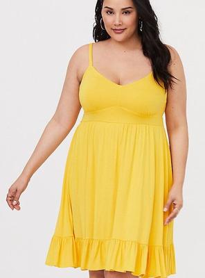 Gelbes Kleid in Übergröße