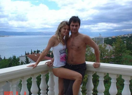 Sexy swinger couple in action