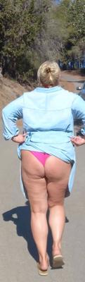 She likes to show her ass anywere... - 6 Pics