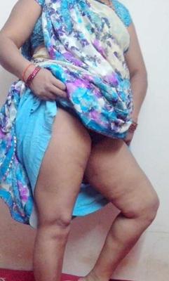 desi moms, aunties and milfs
