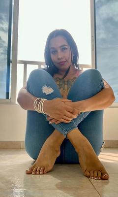 JhoanitaCat Free Photos - 6 Pics