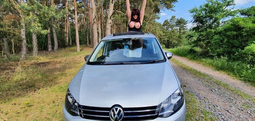Beatiful busty bbw in germany car in czech wood :-)