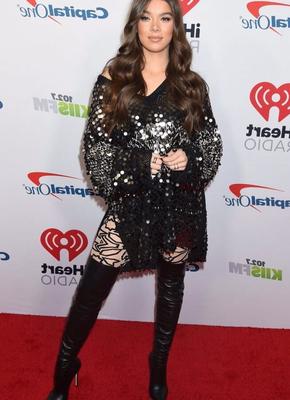 Female Celebrity Boots &amp; Leather - Hailee Steinfeld