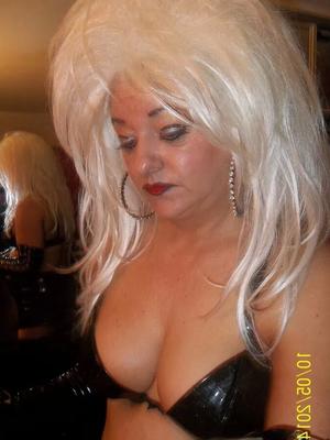 SMOKING SLUT MORITZ