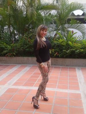 Jazmin Rica Putica Milf