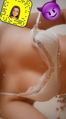 Latina showing her pussy, tits and ass for her fans