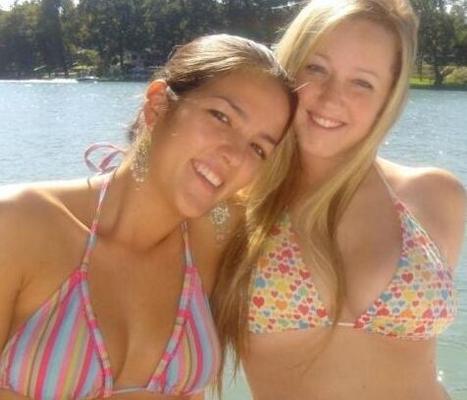 Amateur Photo Assorted Women In Bikini