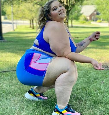 Round &;n&; raunchy BBW Bella Bendz