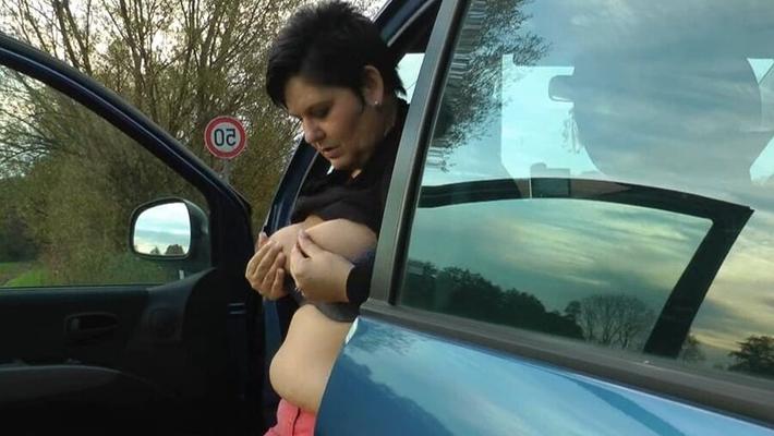 PUBLIC - masturbating Roadside