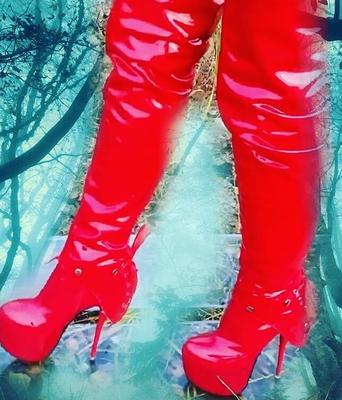 Lady Lee sexy heels