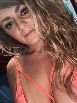 Babybee007 is solo & ready to have some fun