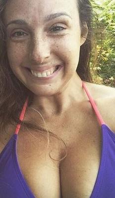 THIIIIICCCC and busty