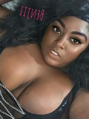 Palmdale, CA Escort