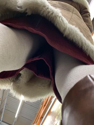 Upskirt no shopping milf senhora