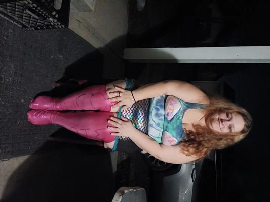Sexydixie27 has a message - 9 Pics