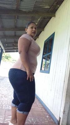 Morena nalgona
