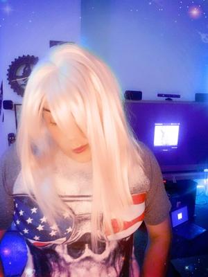 SexyLexi in blonde. Gorgeous tranny