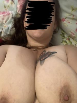 Photos de femme britannique Bbw aux gros seins et à la chatte