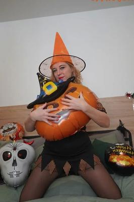 Marta Is A Horny Witch For Halloween
