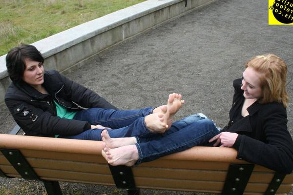 Beautiful Bare Foot Girls
