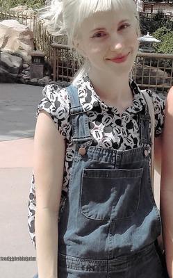 Hayley Williams just begging for it!