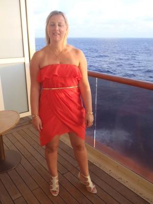 Leanne is a big ass slut exposed