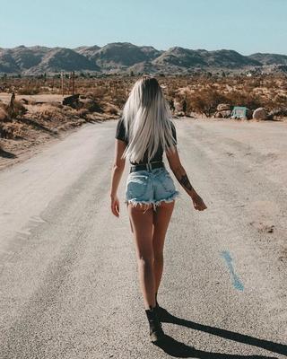 INSTA BABE DOREEN