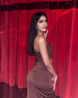 Sexy Paki-Bengal-Araber-Mix, sexy Arsch, Titten, nicht nackt, Wichsbank
