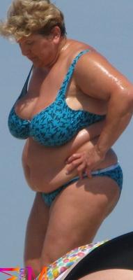 BBW Beach Voyeur (Riesige Bauchproben)