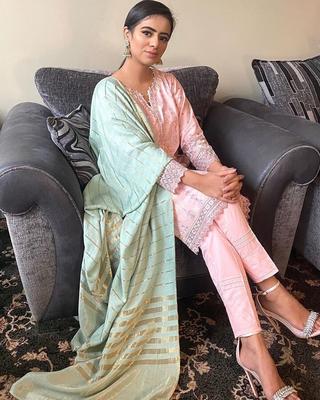 Desi Indian Paki Cleavage Part