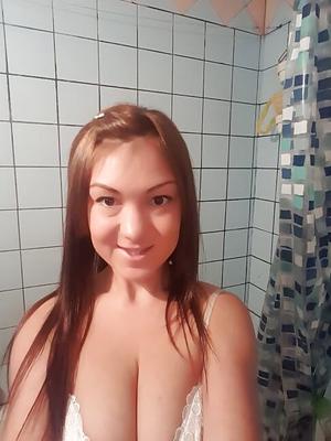 Sweet British Wife for Cum Tributes