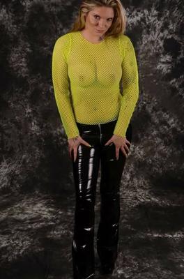 Photo shooting with MILF Arabella May