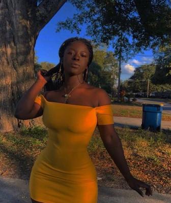 Curvy Black Babe Hogoe